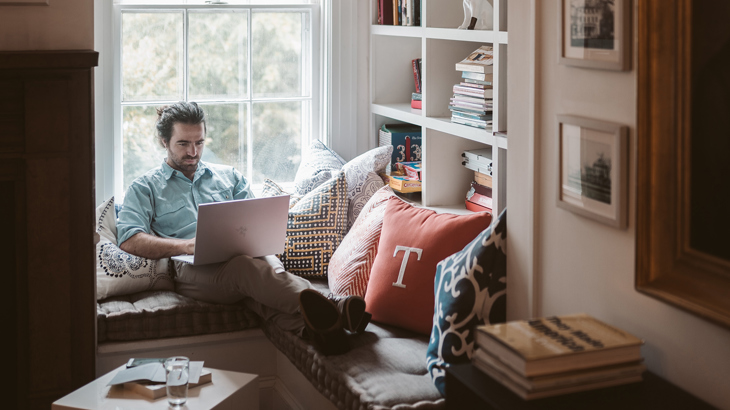 Skador vid arbete hemifrån ansågs inte vara arbetsskador – HFD mål nr 441-22 och 3375-22