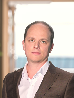 Simon  Söderholm